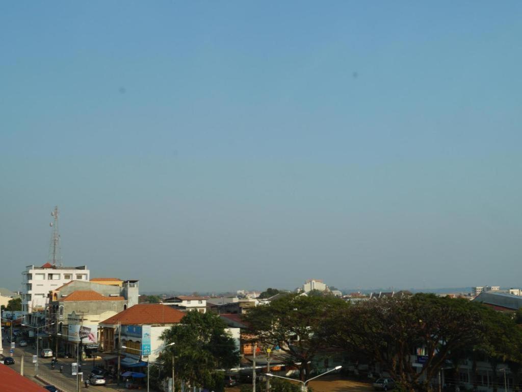 Seng Aroun Hotel Pakse Exterior foto