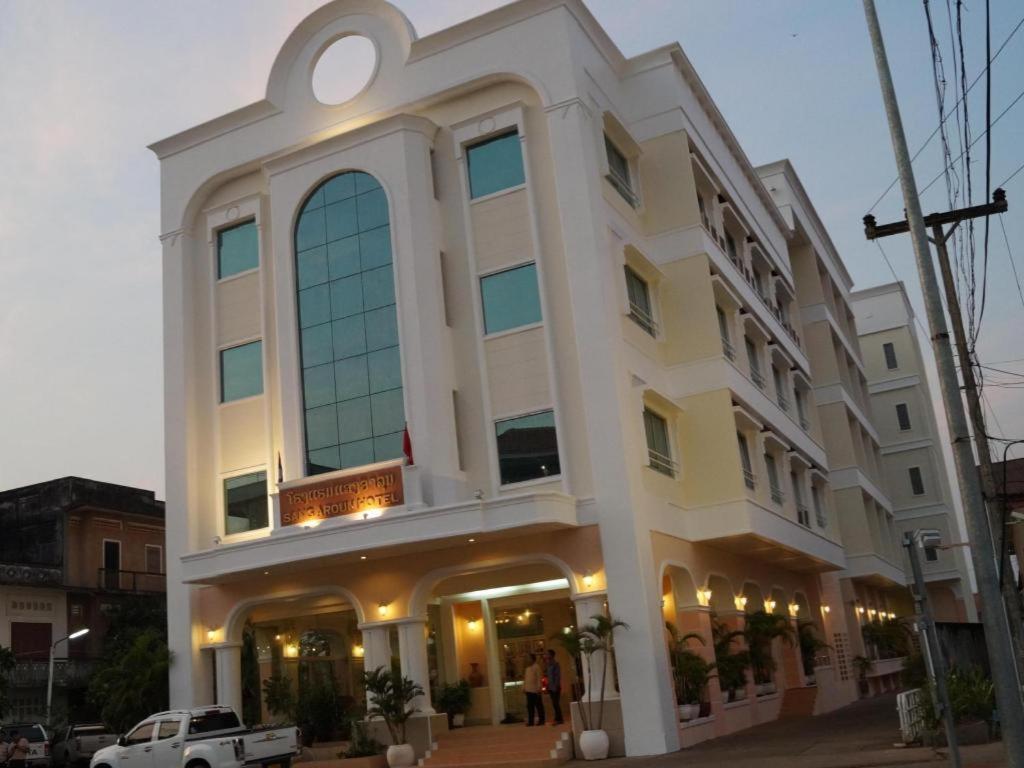 Seng Aroun Hotel Pakse Exterior foto