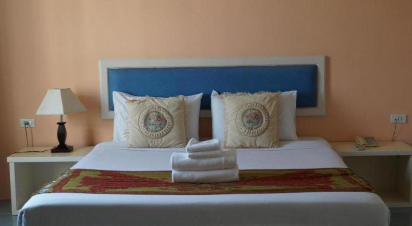 Seng Aroun Hotel Pakse Exterior foto